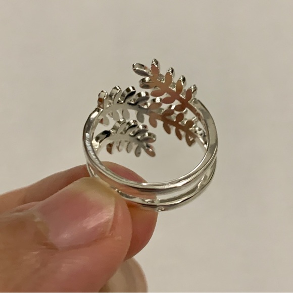Diamond Leaf Silver Plated Ring Size 8 - Picture 6 of 13